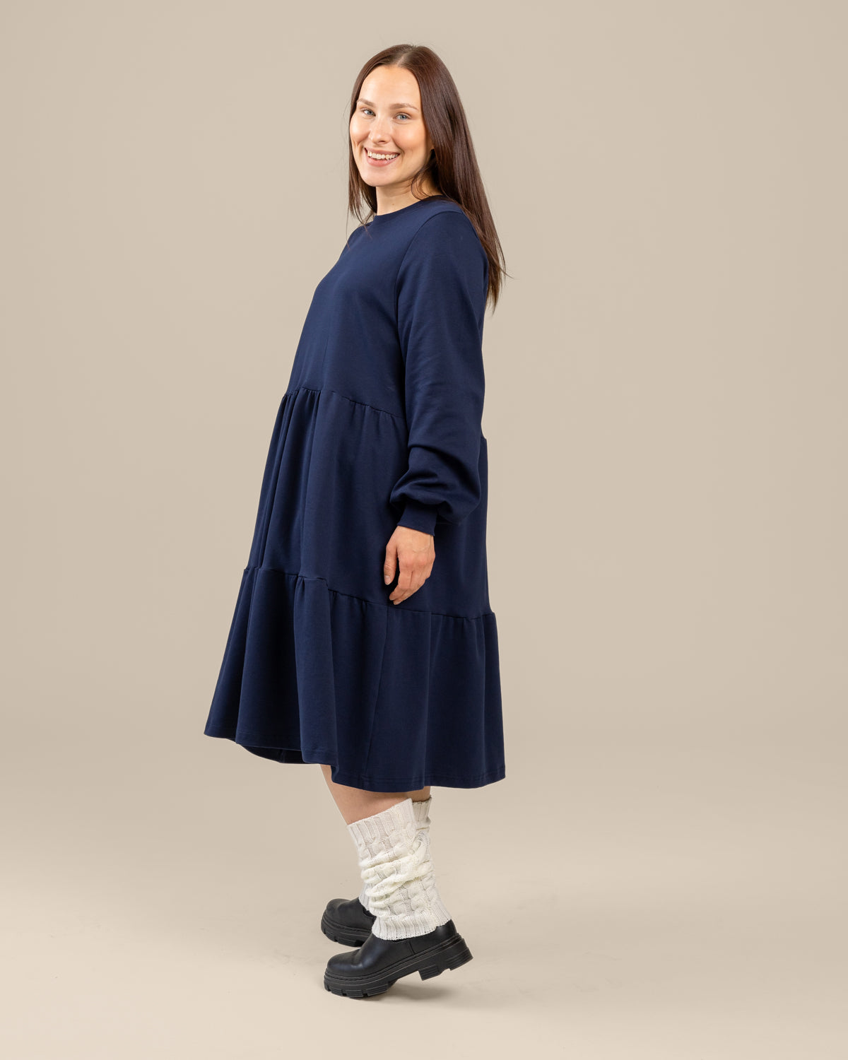 Pitkähihainen mekko, syvä tummansininen