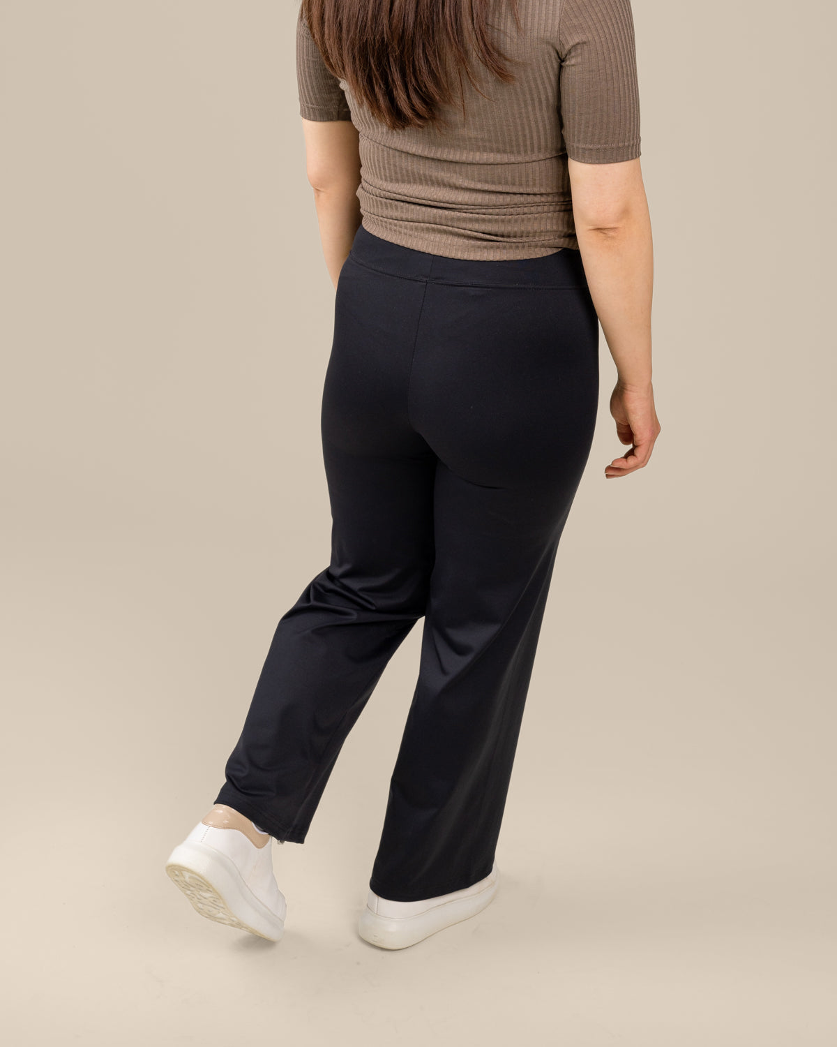 Leveät leggingsit lyhyt, musta