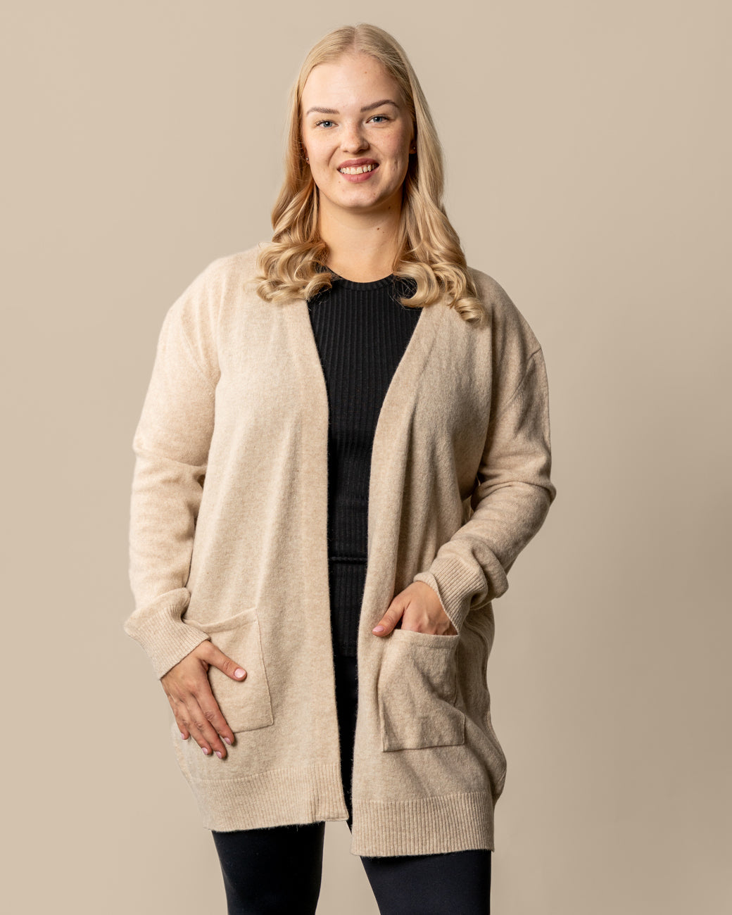 Tyyni neuletakki, beige