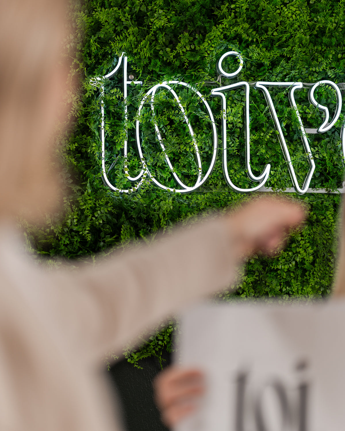 Toive Company ledvalo logo